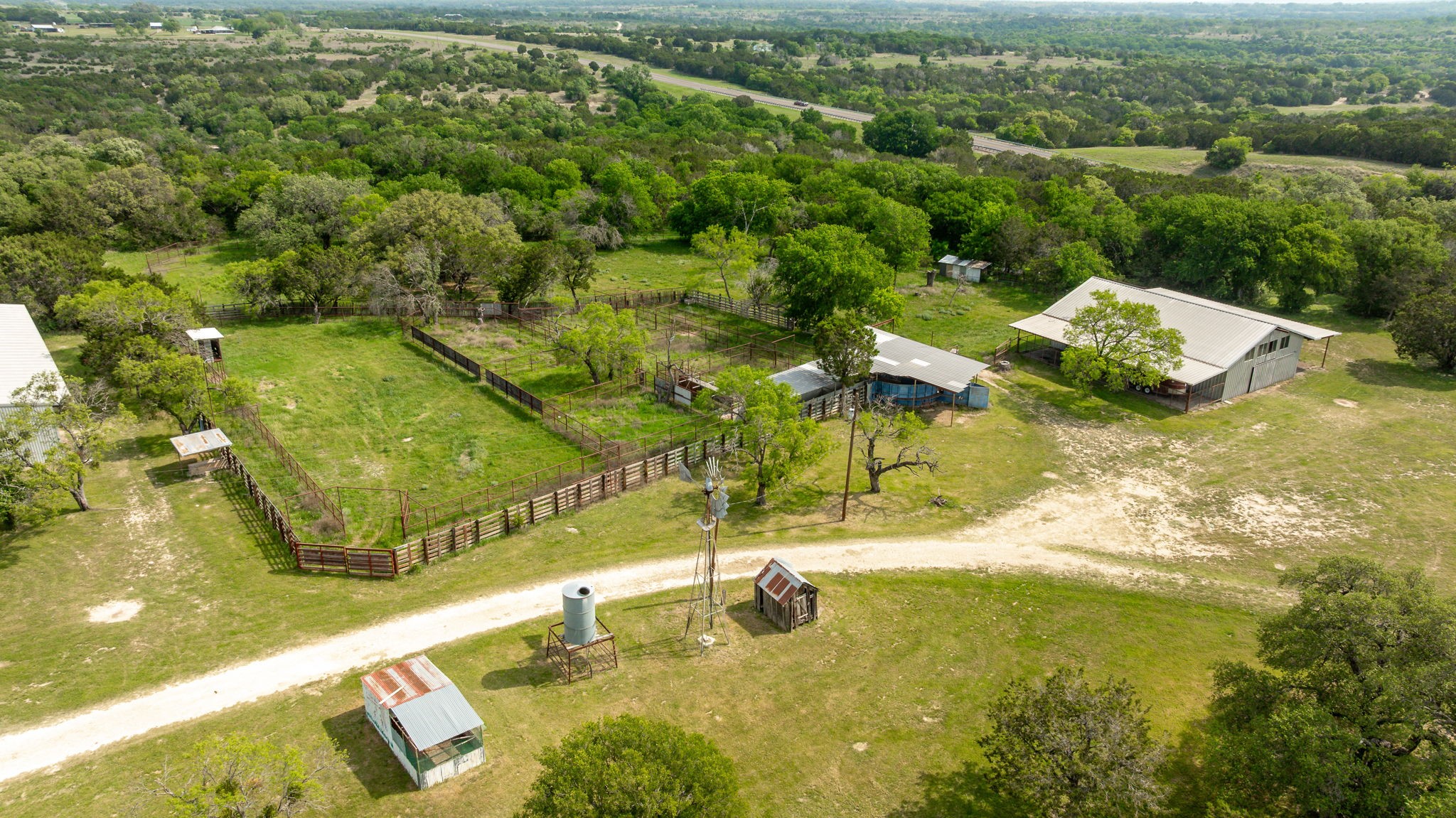 5905 N Us Highway 281 (400) Hamilton TX 76531