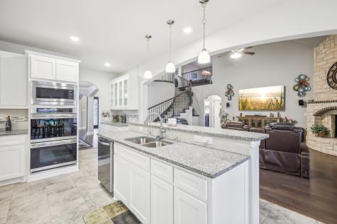 4611 Great Plains Way Mansfield TX 76063
