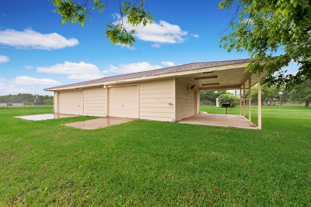 1635 Easy Street Seagoville TX 75159