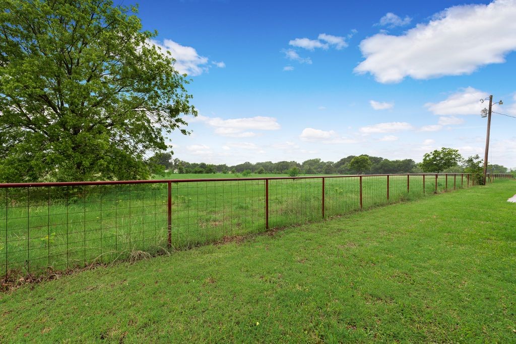 1635 Easy Street Seagoville TX 75159