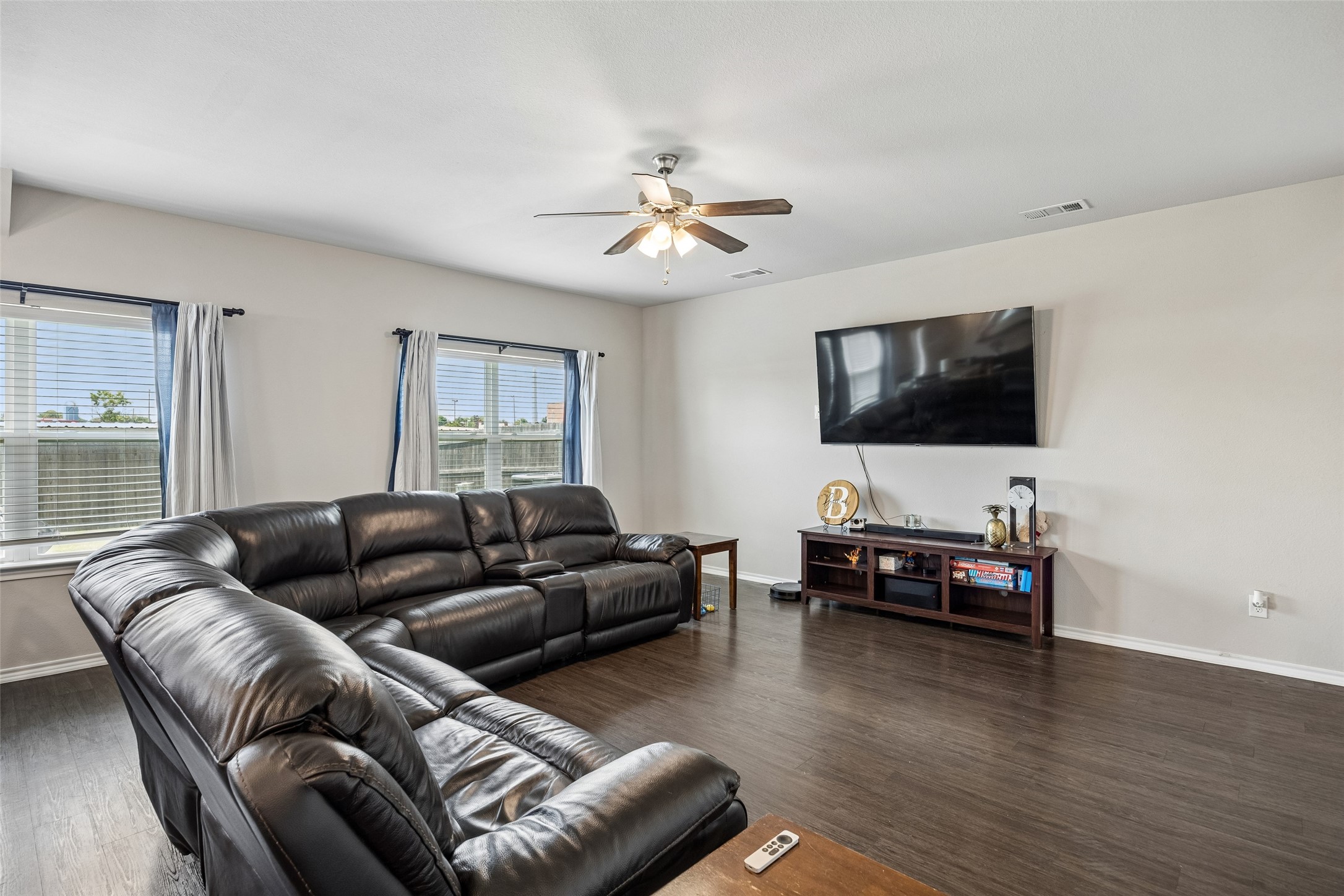 245 Michelle Drive Grand Prairie TX 75051