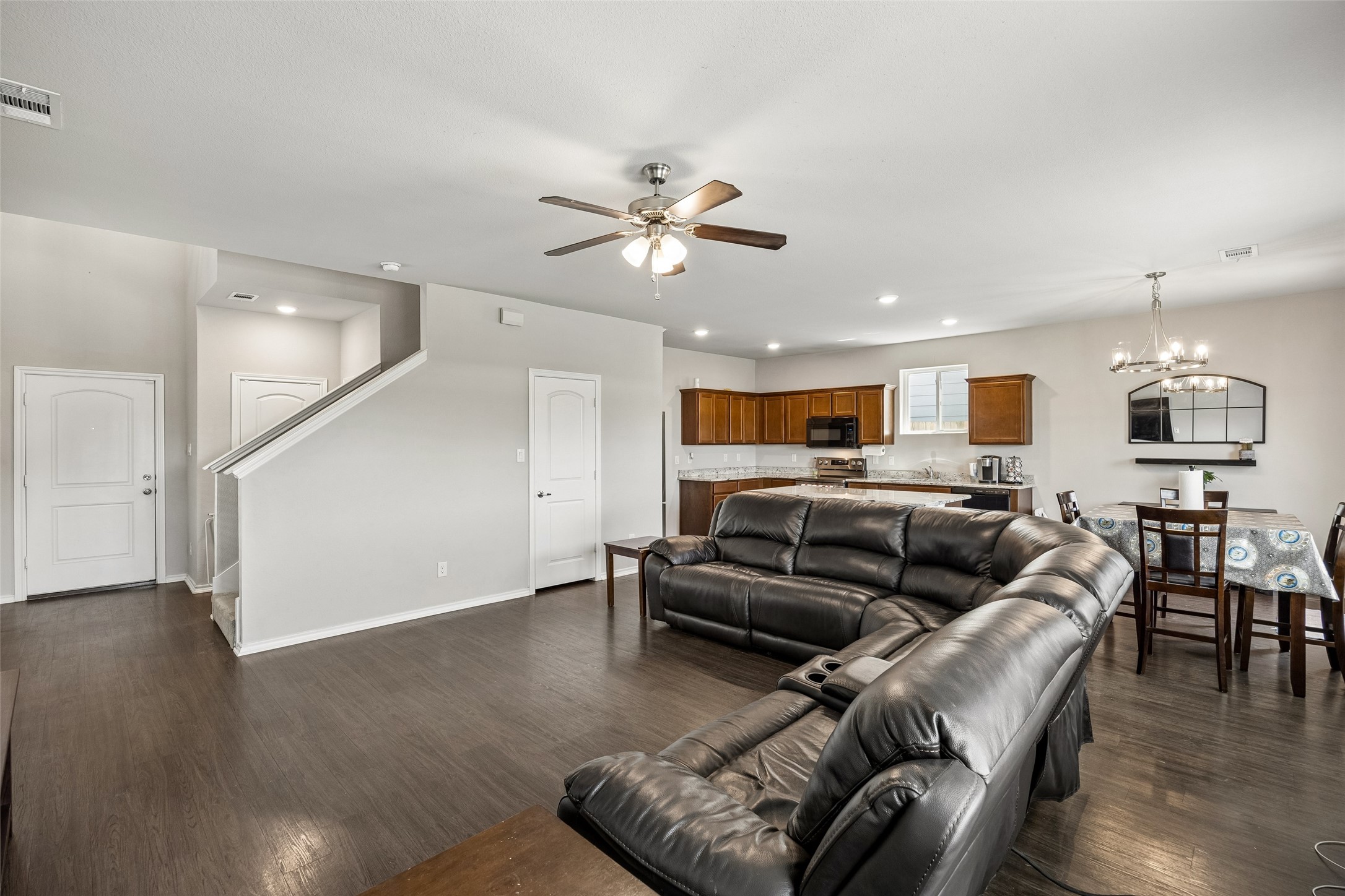 245 Michelle Drive Grand Prairie TX 75051