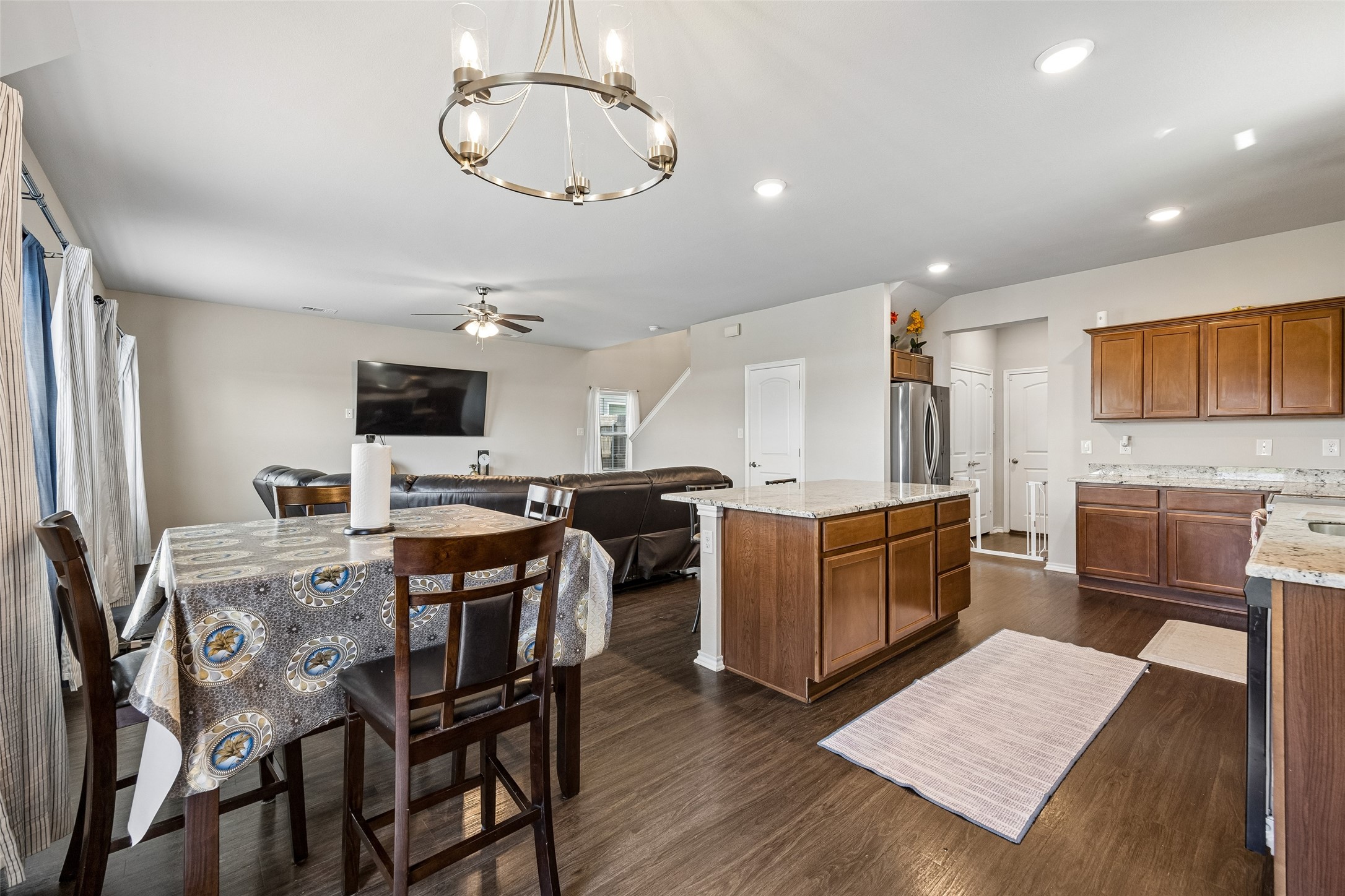 245 Michelle Drive Grand Prairie TX 75051