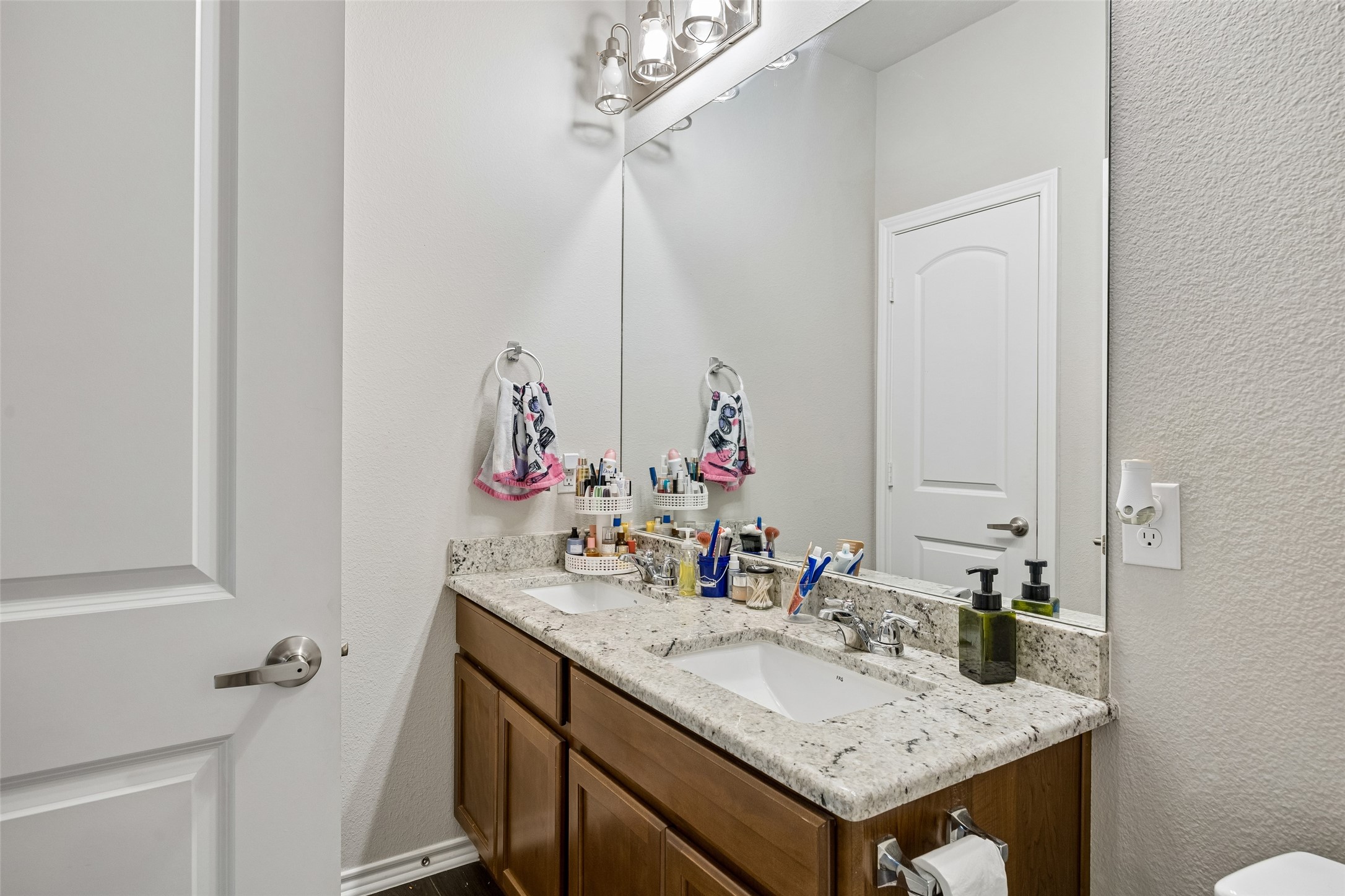 245 Michelle Drive Grand Prairie TX 75051