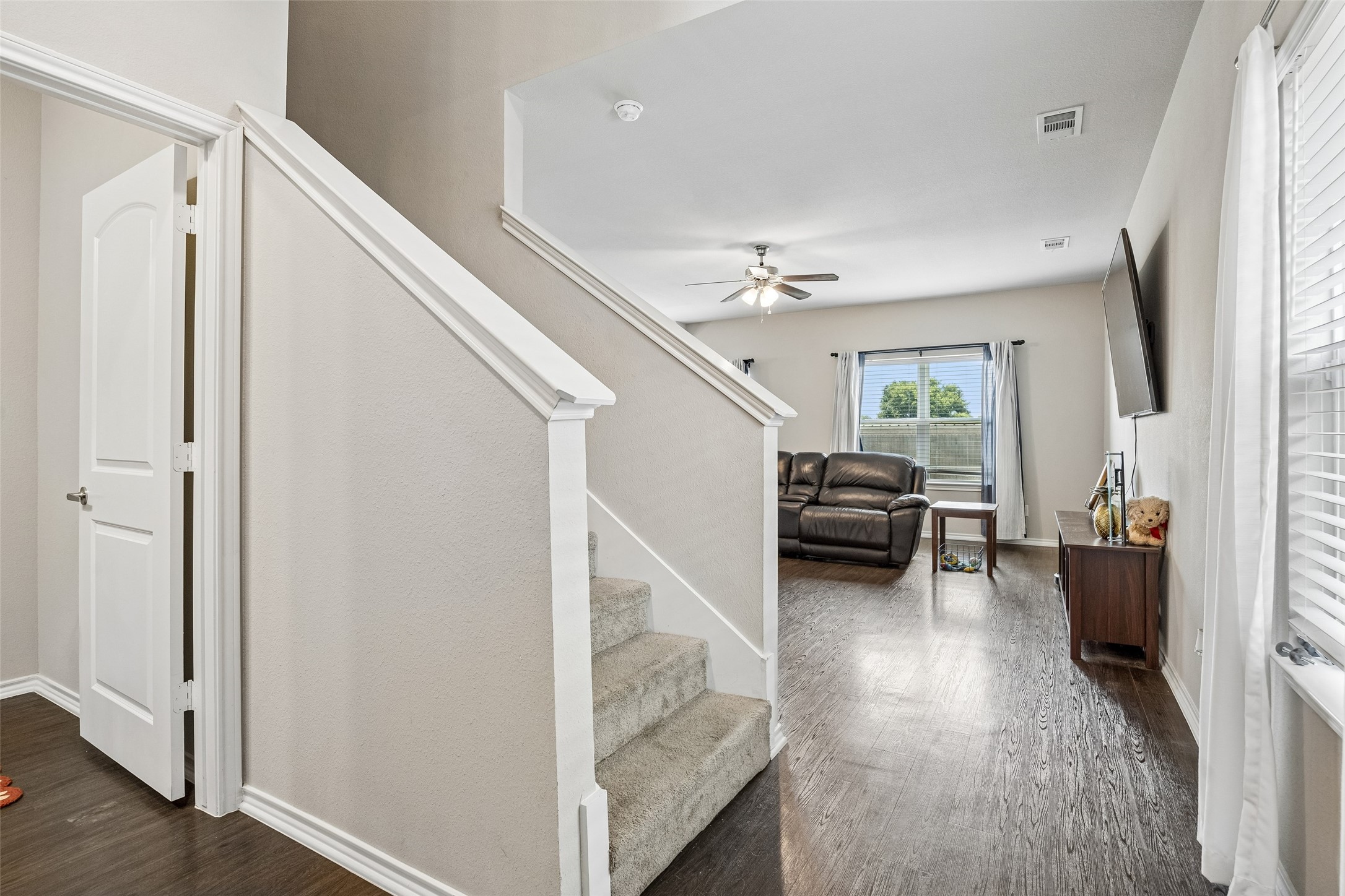 245 Michelle Drive Grand Prairie TX 75051