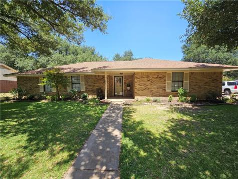 1205 Donna Street Groesbeck TX 76642