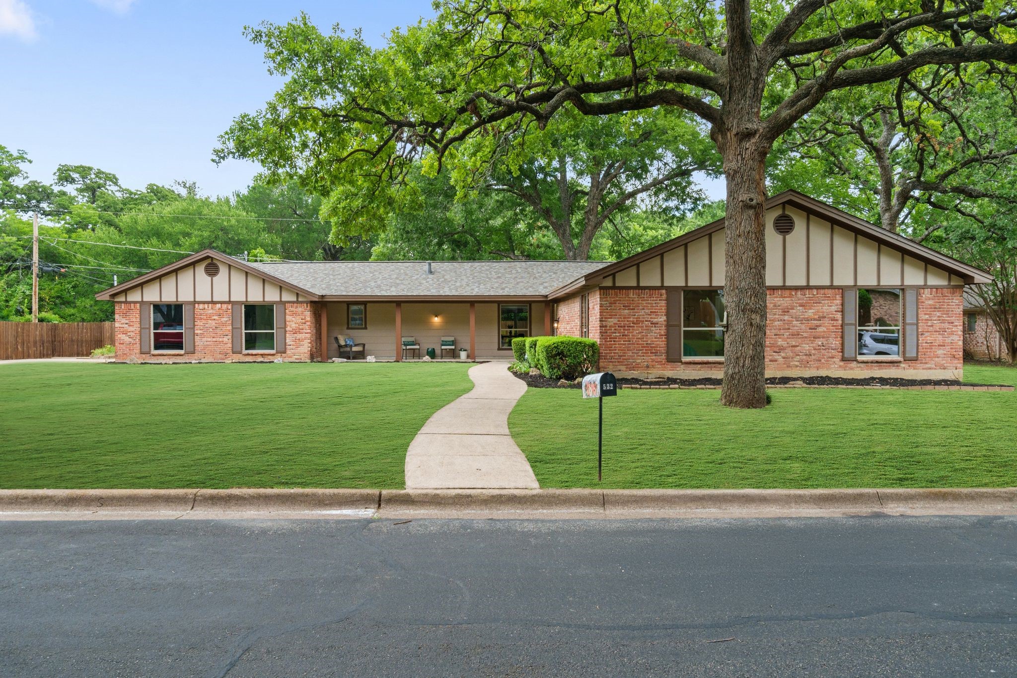 532 Holder Drive Hurst TX 76053