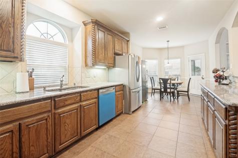 222 Rose Garden Way Red Oak TX 75154