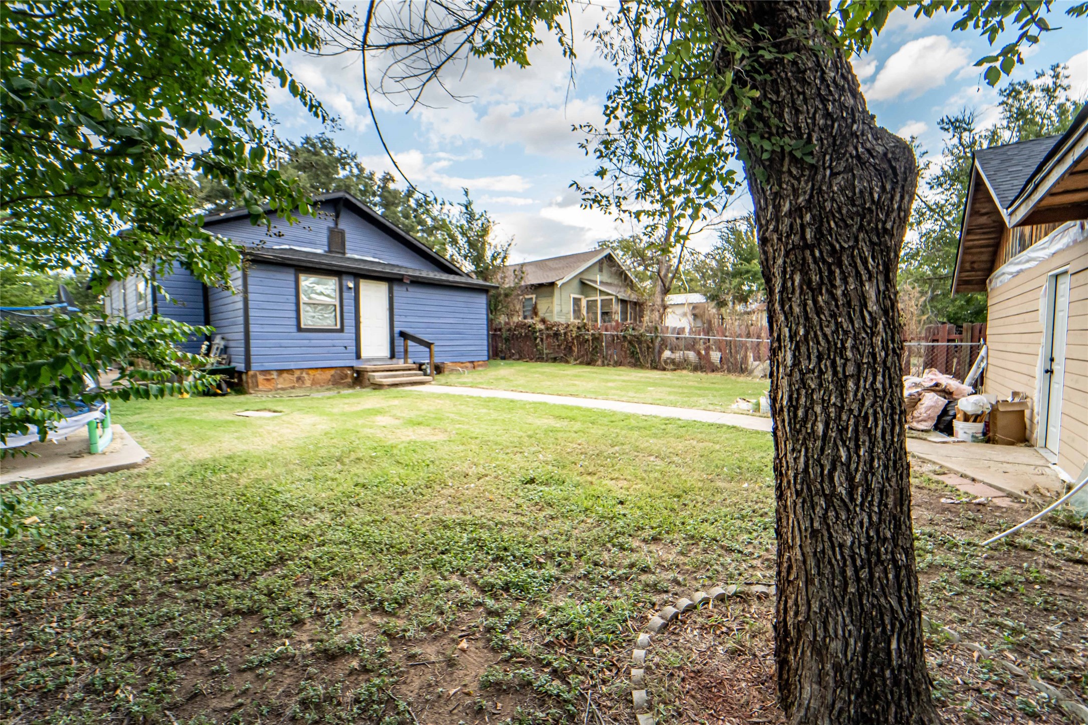 805 E Williams Street Breckenridge TX 76424