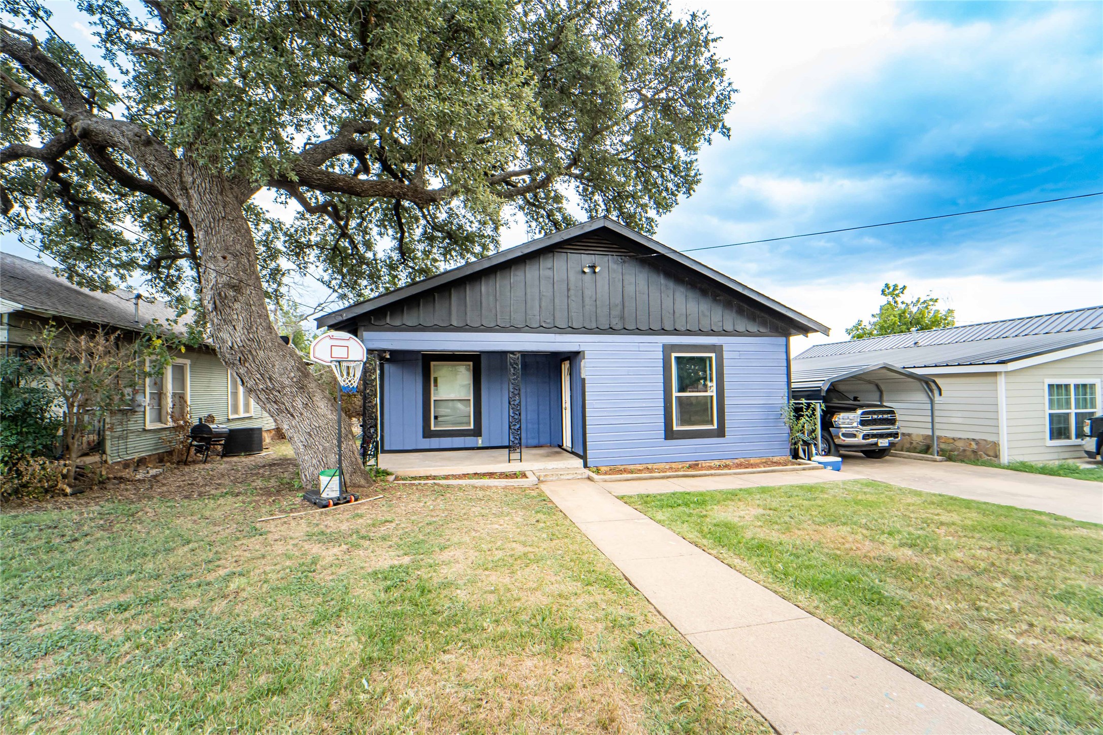 805 E Williams Street Breckenridge TX 76424