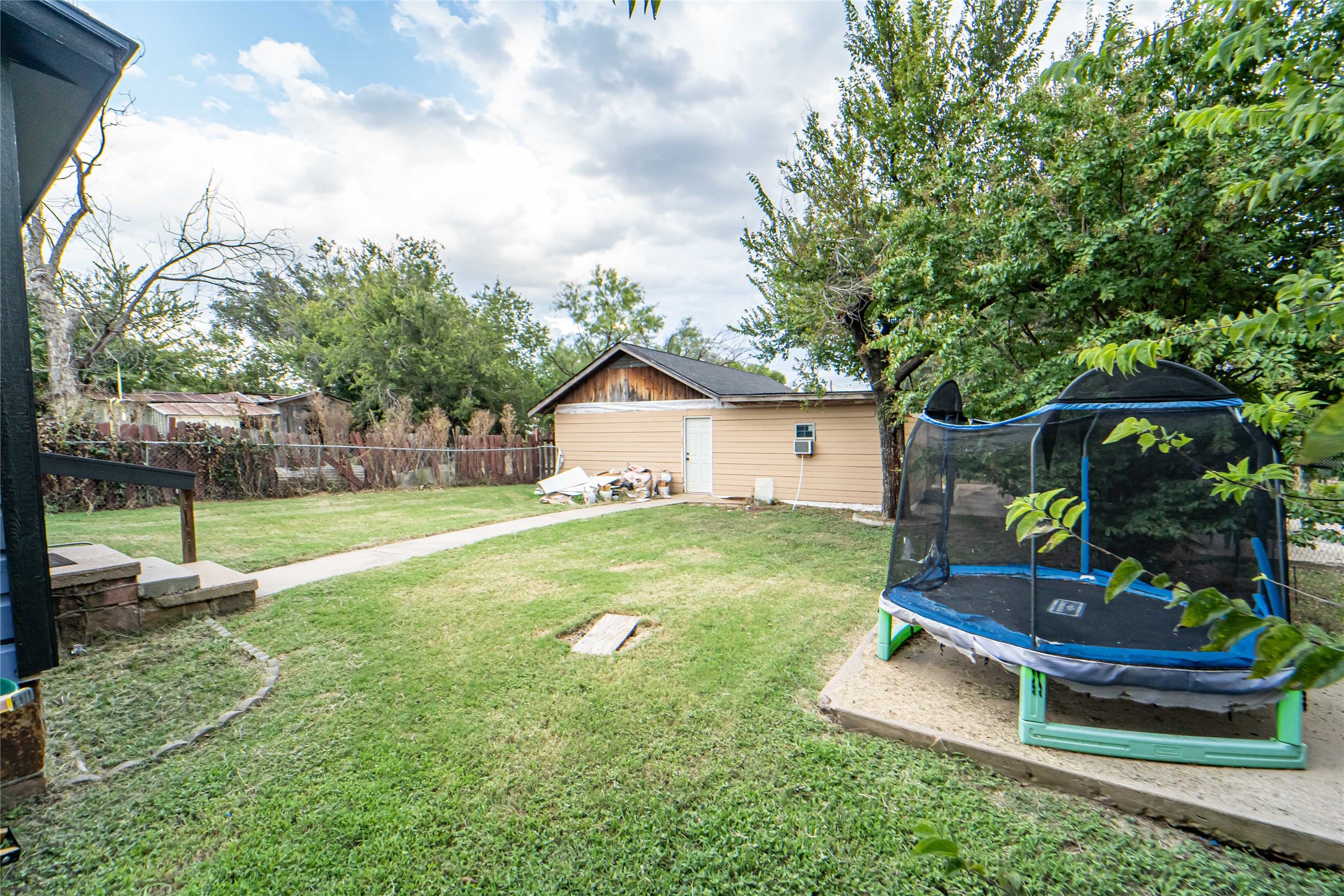 805 E Williams Street Breckenridge TX 76424