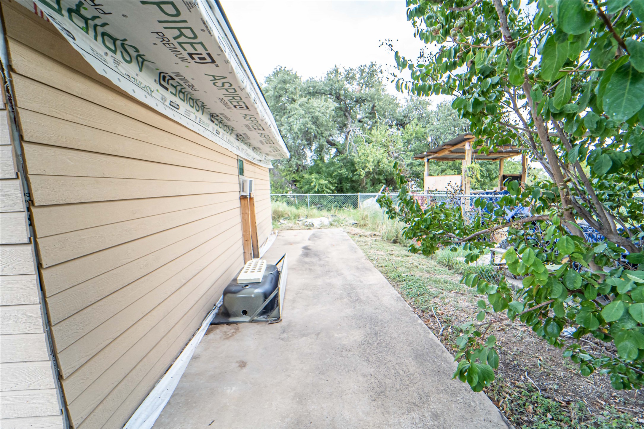 805 E Williams Street Breckenridge TX 76424