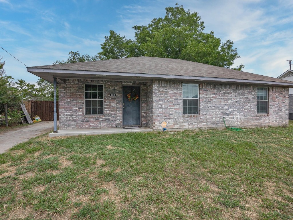 1004 Hulme Street Bowie TX 76230