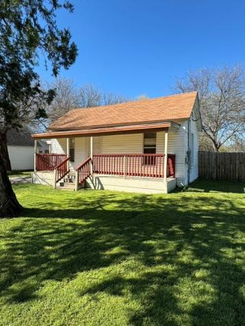 319 Soward Avenue Weatherford TX 76086