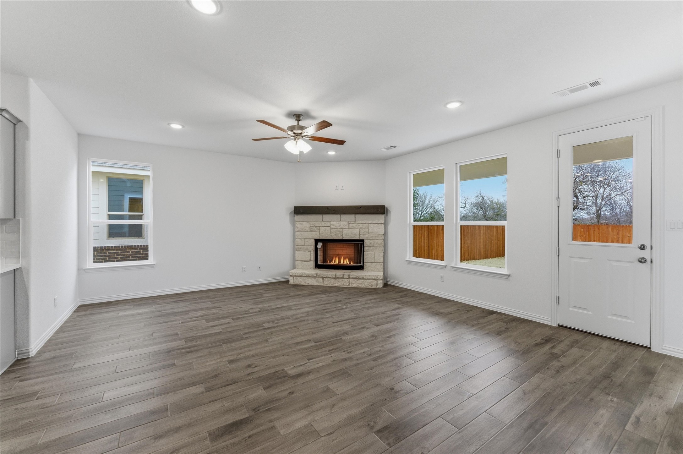 1253 Sabine River Lane Springtown TX 76082