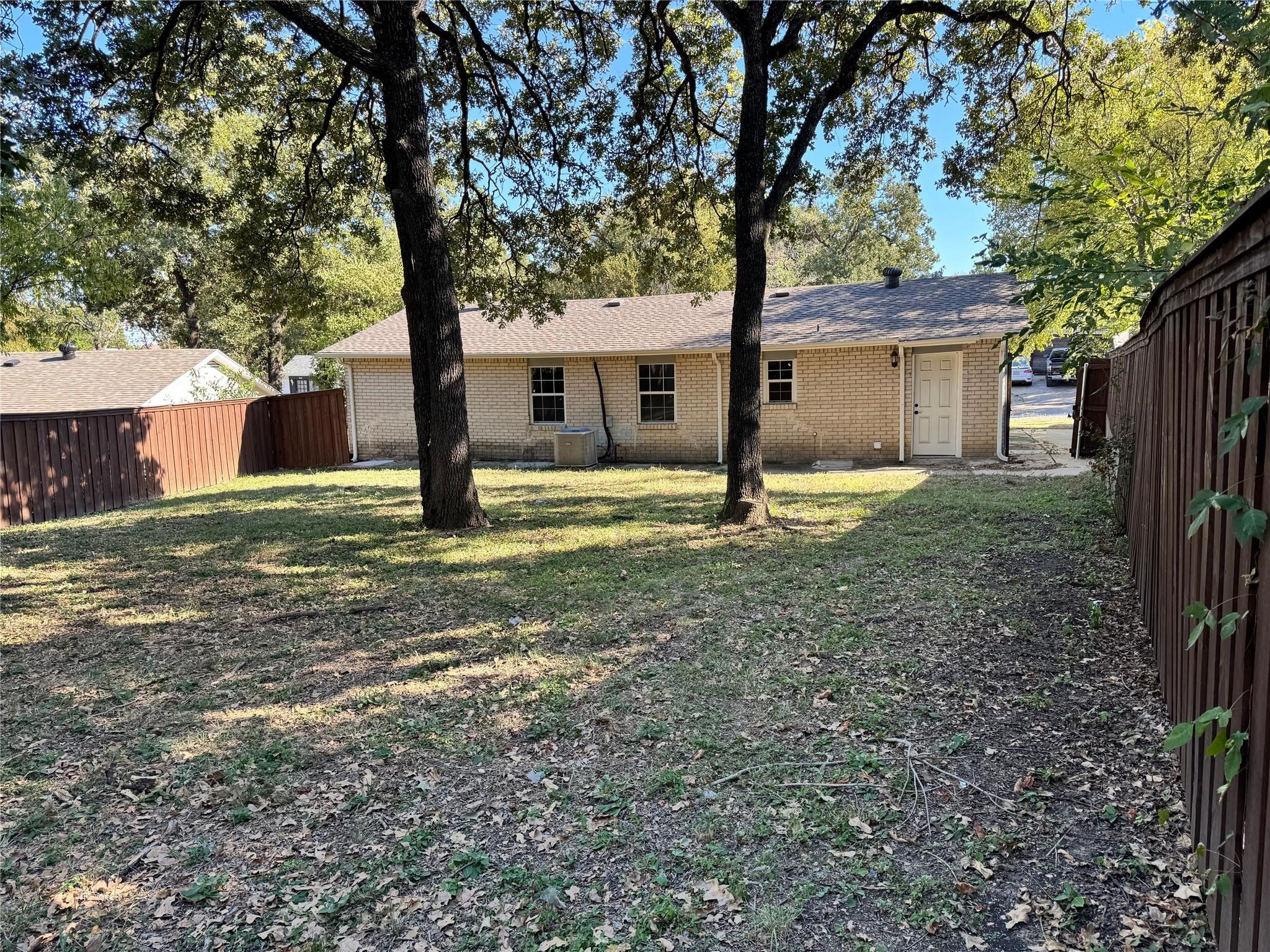 2441 Lindale Lane Mesquite TX 75149