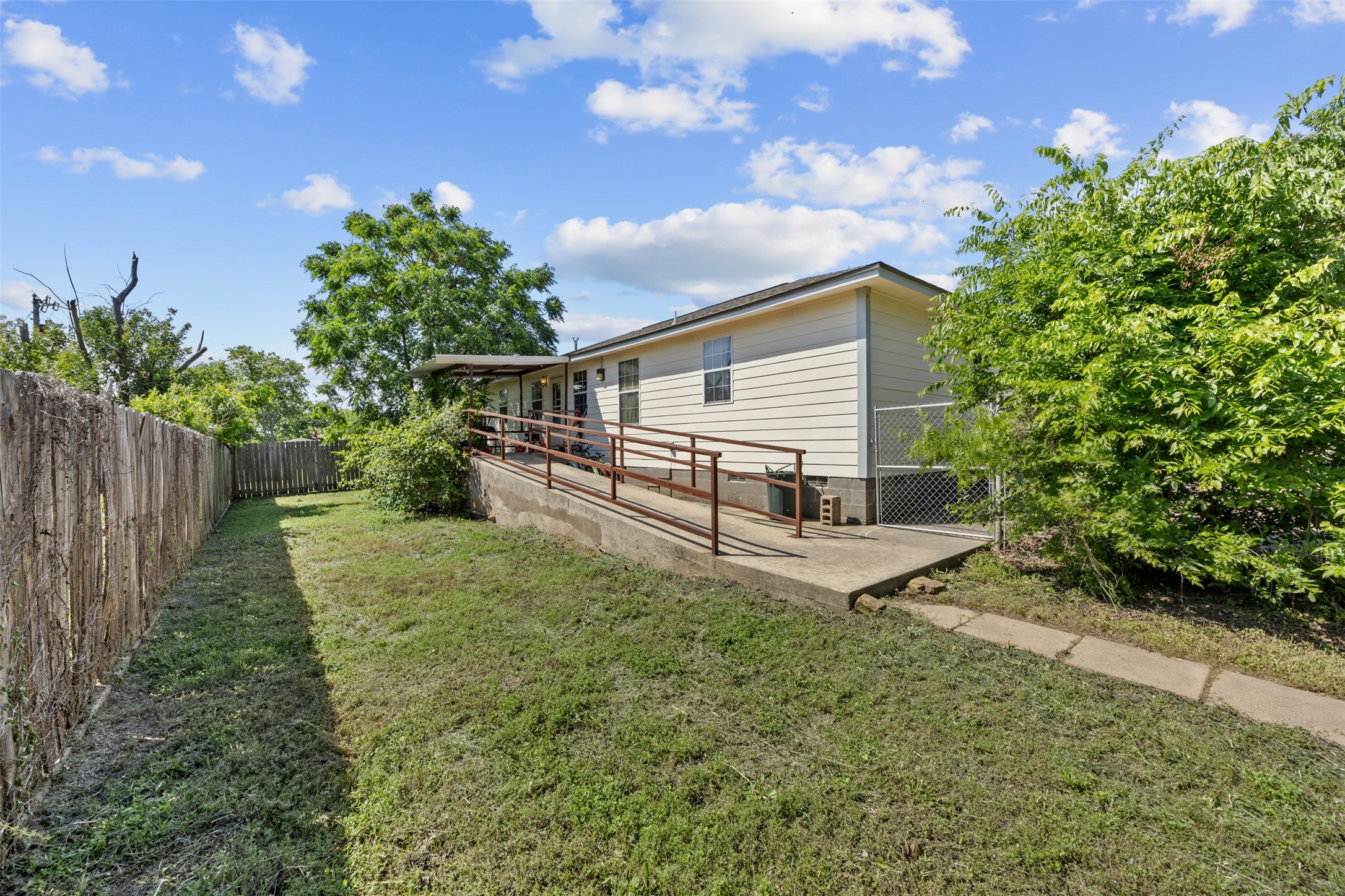 701 N 2nd Street Cranfills Gap TX 76637
