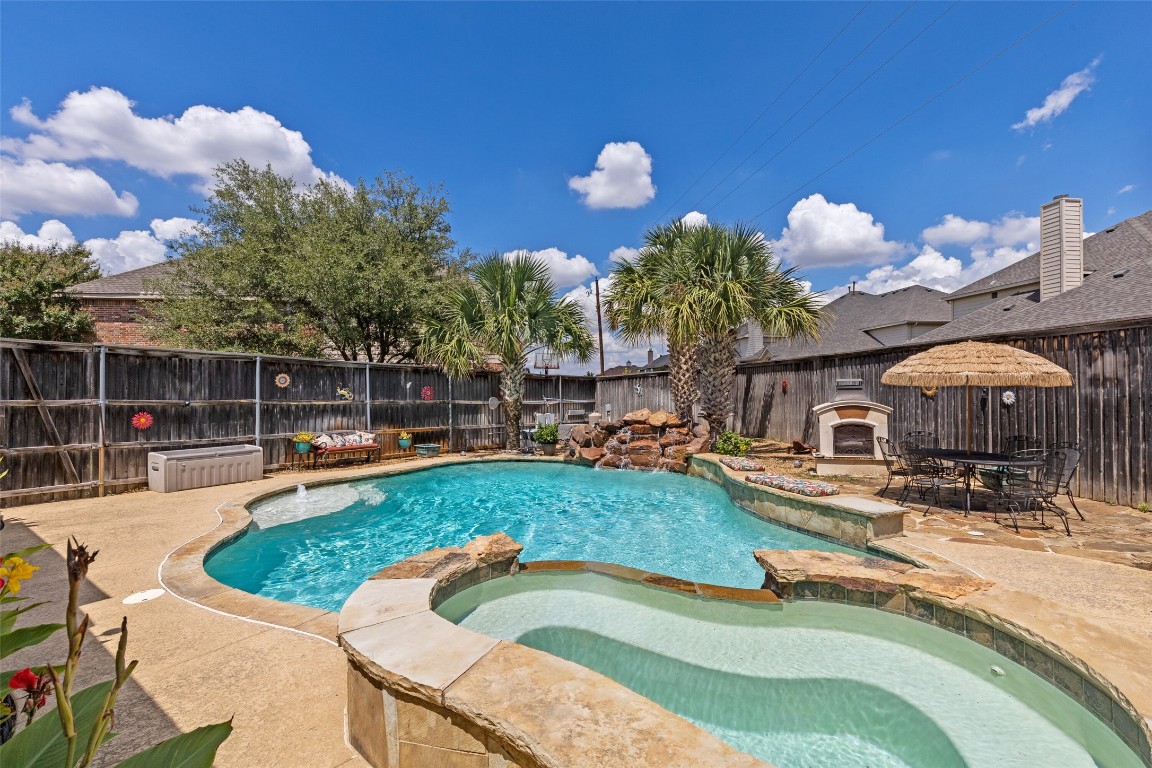 1400 Lennox Way Mansfield TX 76063
