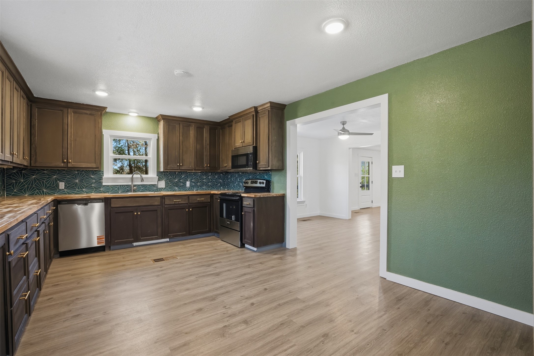 3148 Medlin Road East Mountain TX 75645
