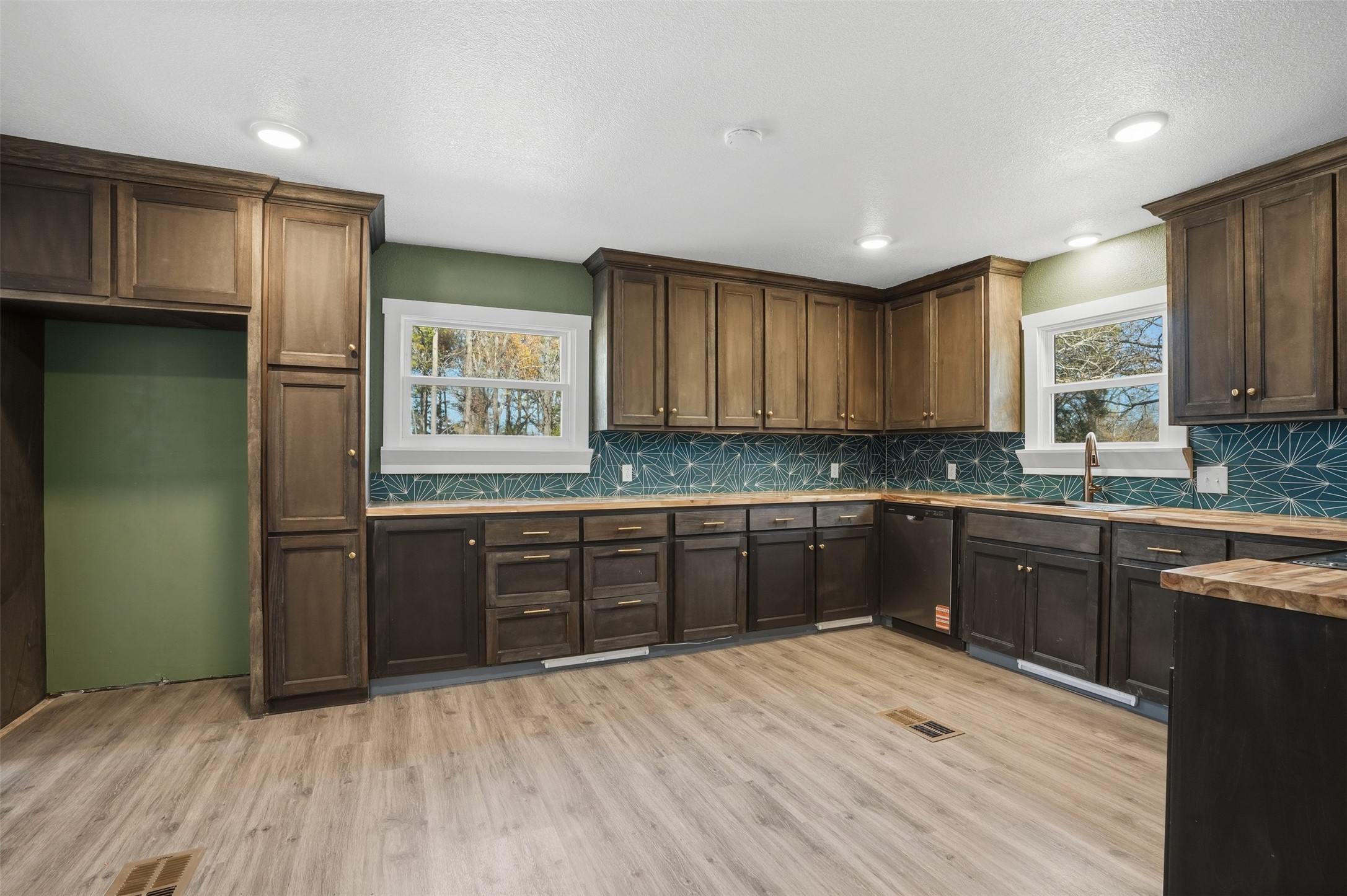 3148 Medlin Road East Mountain TX 75645