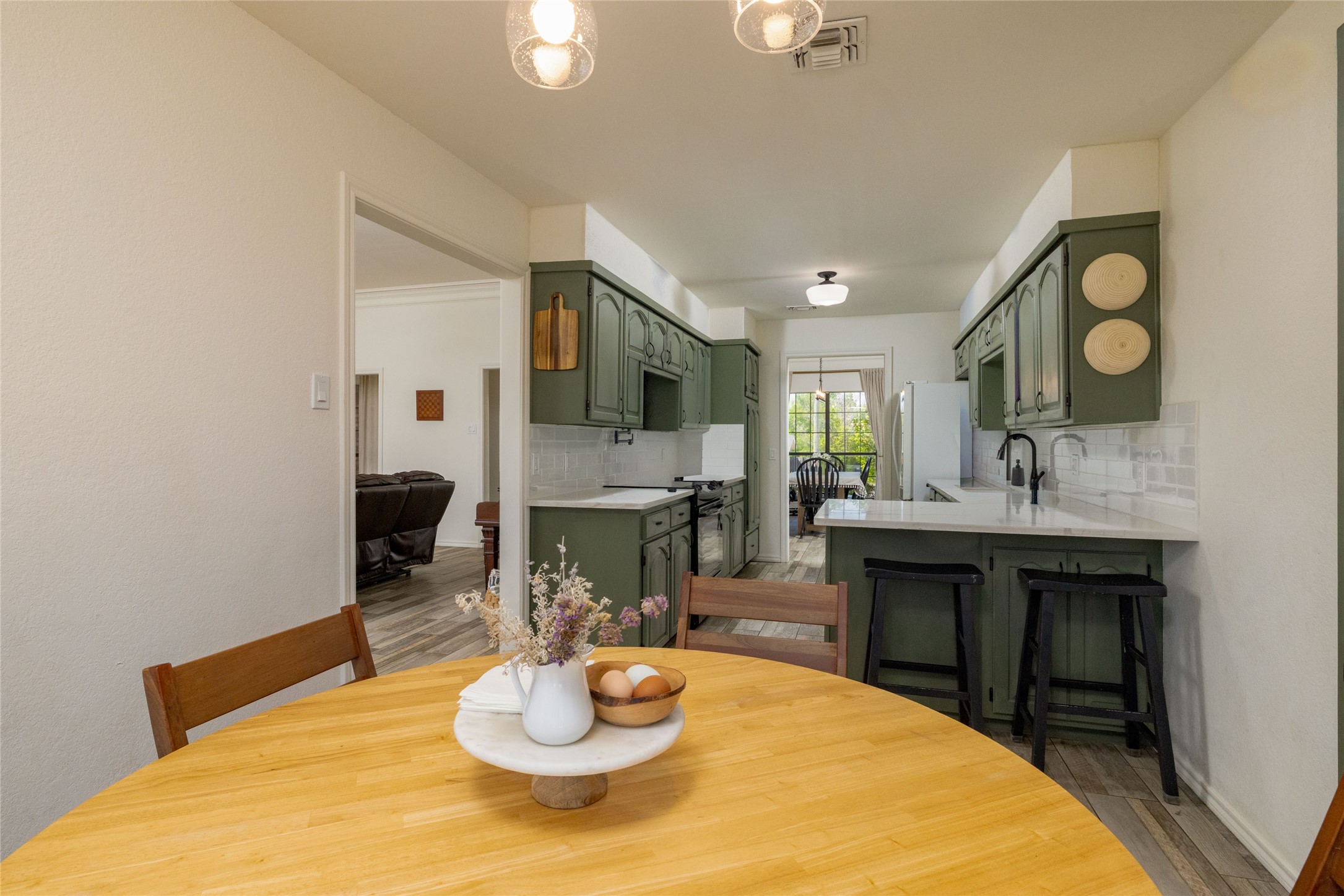 413 W Park Avenue Weatherford TX 76086