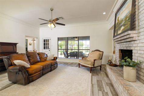 413 W Park Avenue Weatherford TX 76086