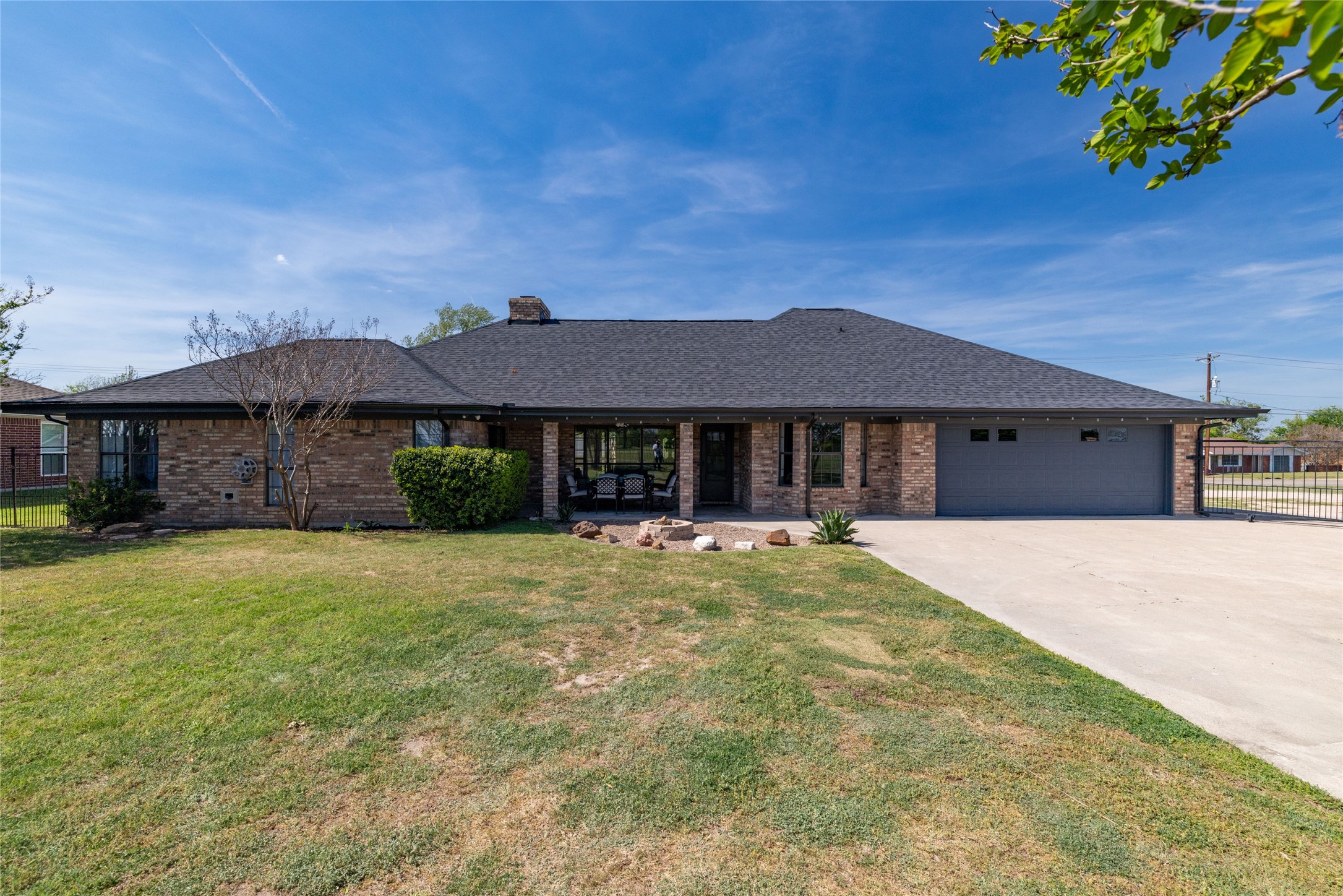 413 W Park Avenue Weatherford TX 76086