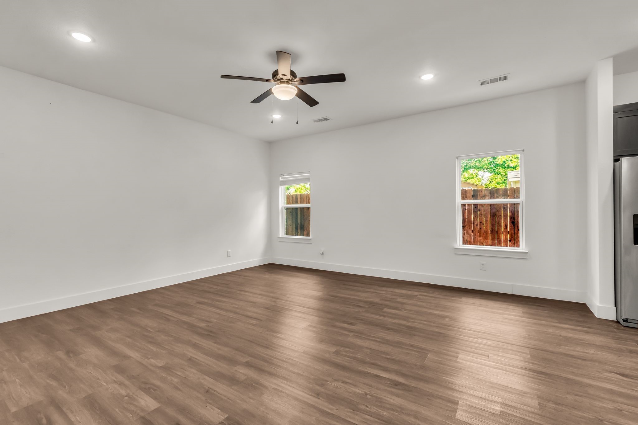 2315 W Bond Street Denison TX 75020