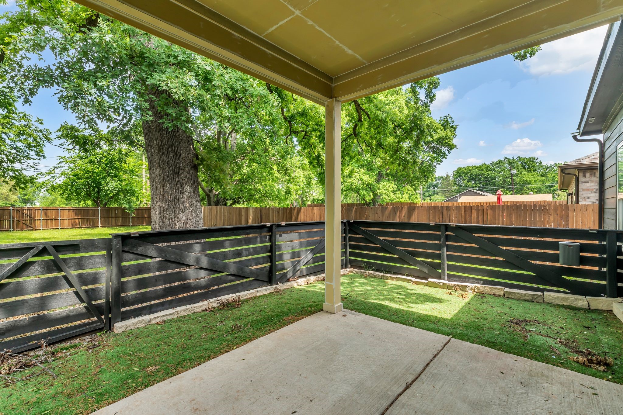 2315 W Bond Street Denison TX 75020