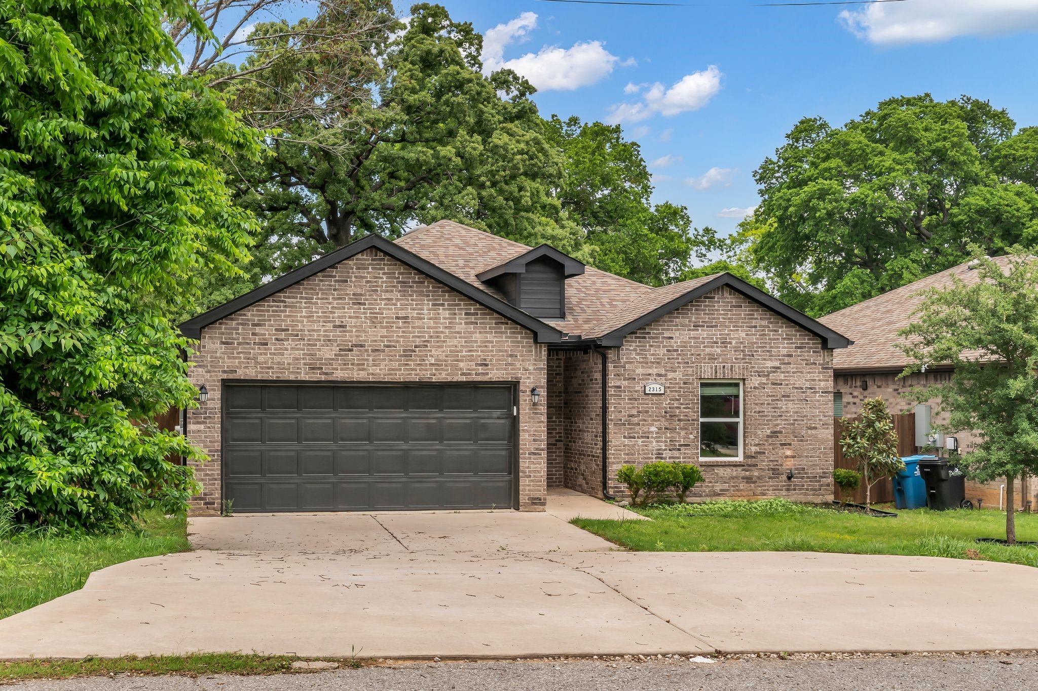 2315 W Bond Street Denison TX 75020