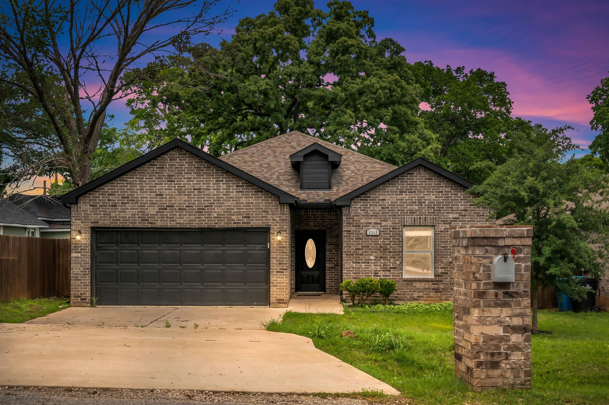 2315 W Bond Street Denison TX 75020