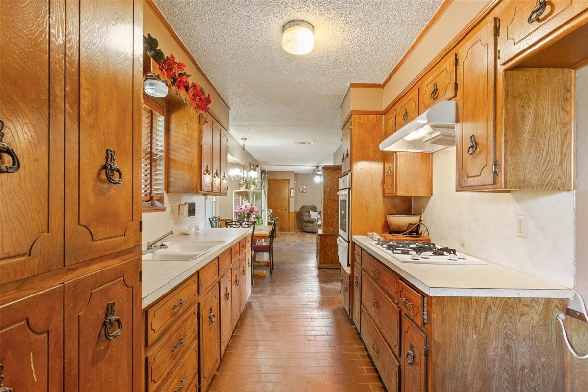 525 San Antonio Street Marlin TX 76661