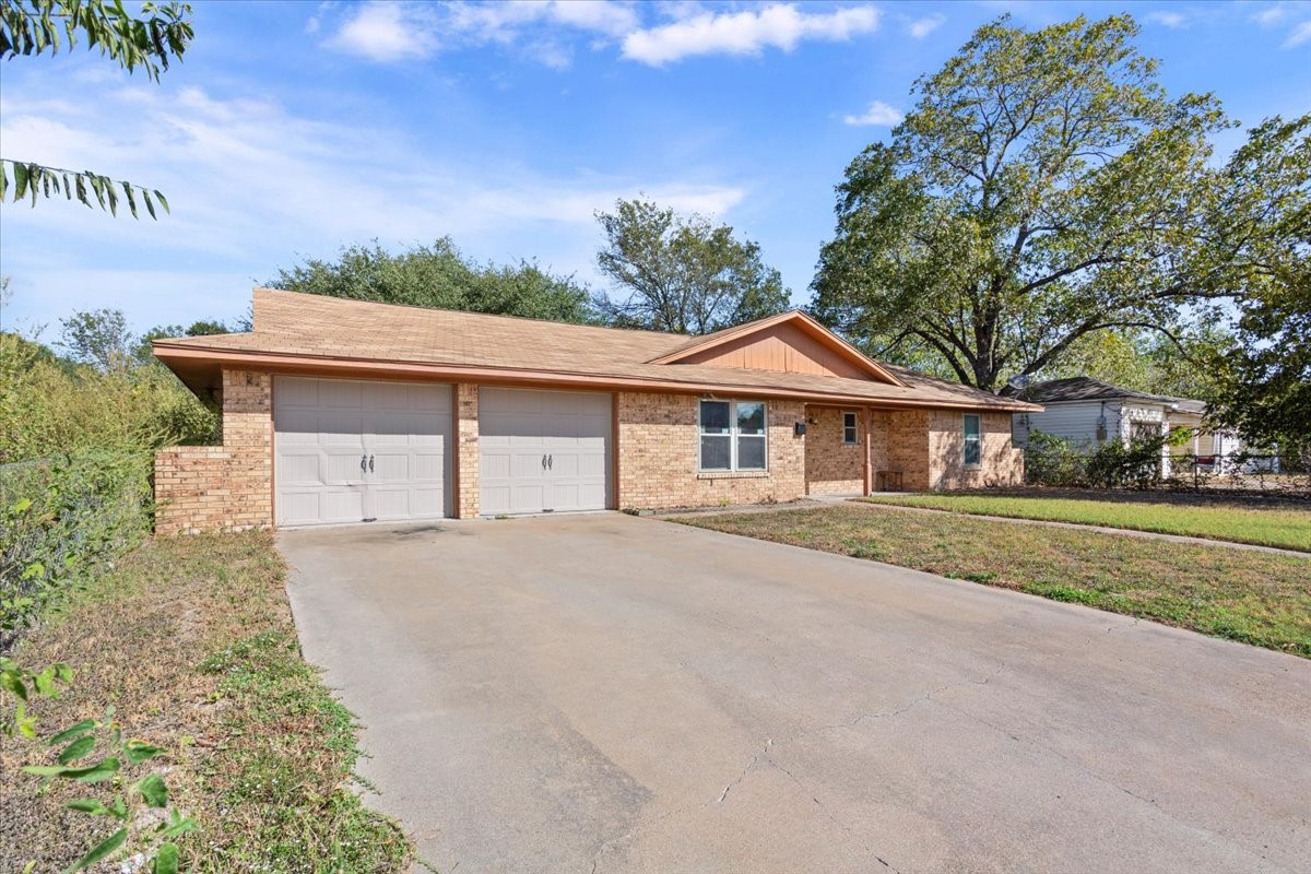 525 San Antonio Street Marlin TX 76661