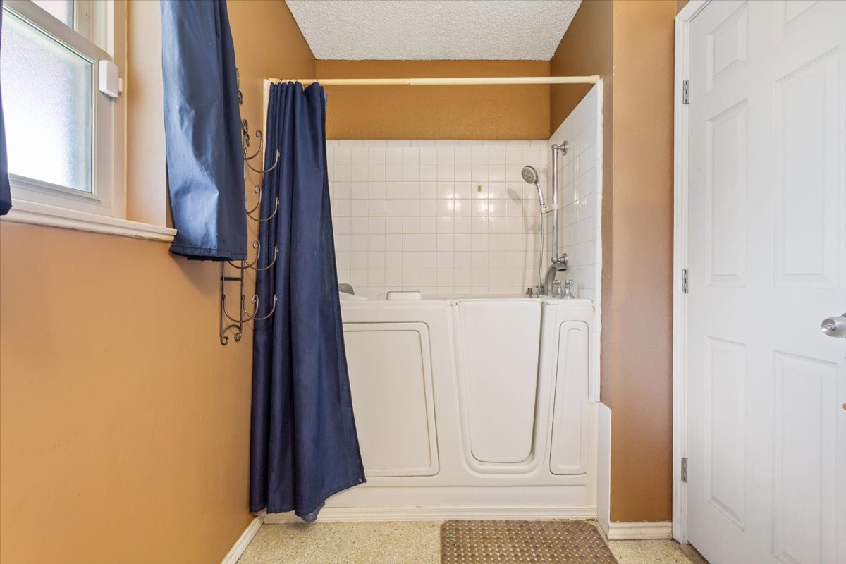 525 San Antonio Street Marlin TX 76661