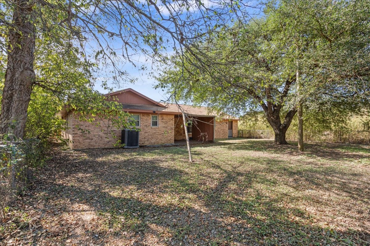 525 San Antonio Street Marlin TX 76661