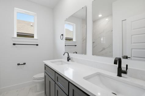 521 W Walker Street Denison TX 75020