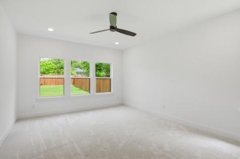 521 W Walker Street Denison TX 75020