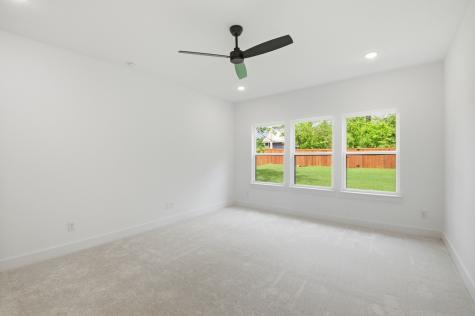 521 W Walker Street Denison TX 75020
