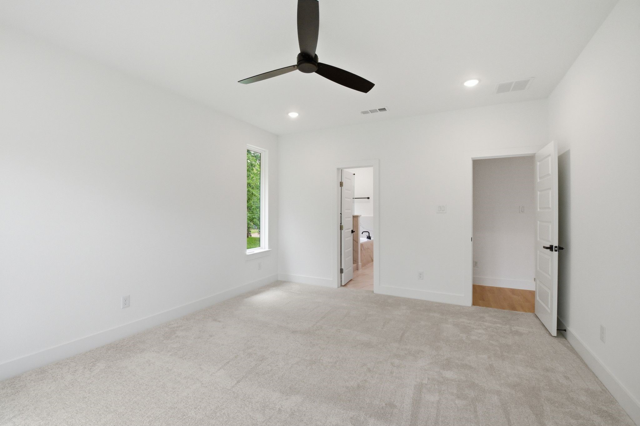 521 W Walker Street Denison TX 75020