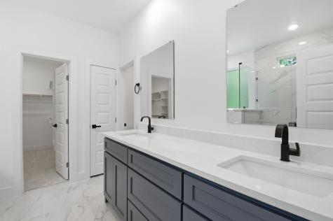 521 W Walker Street Denison TX 75020