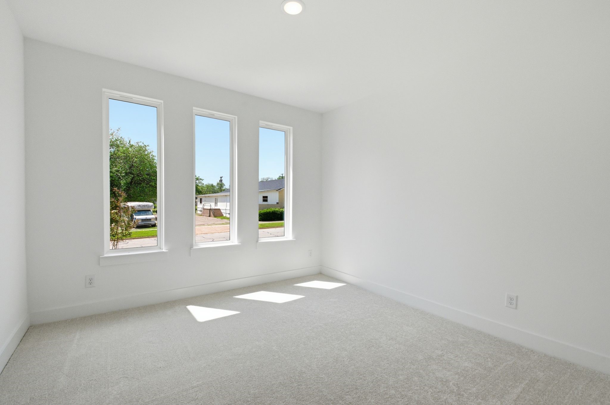 521 W Walker Street Denison TX 75020