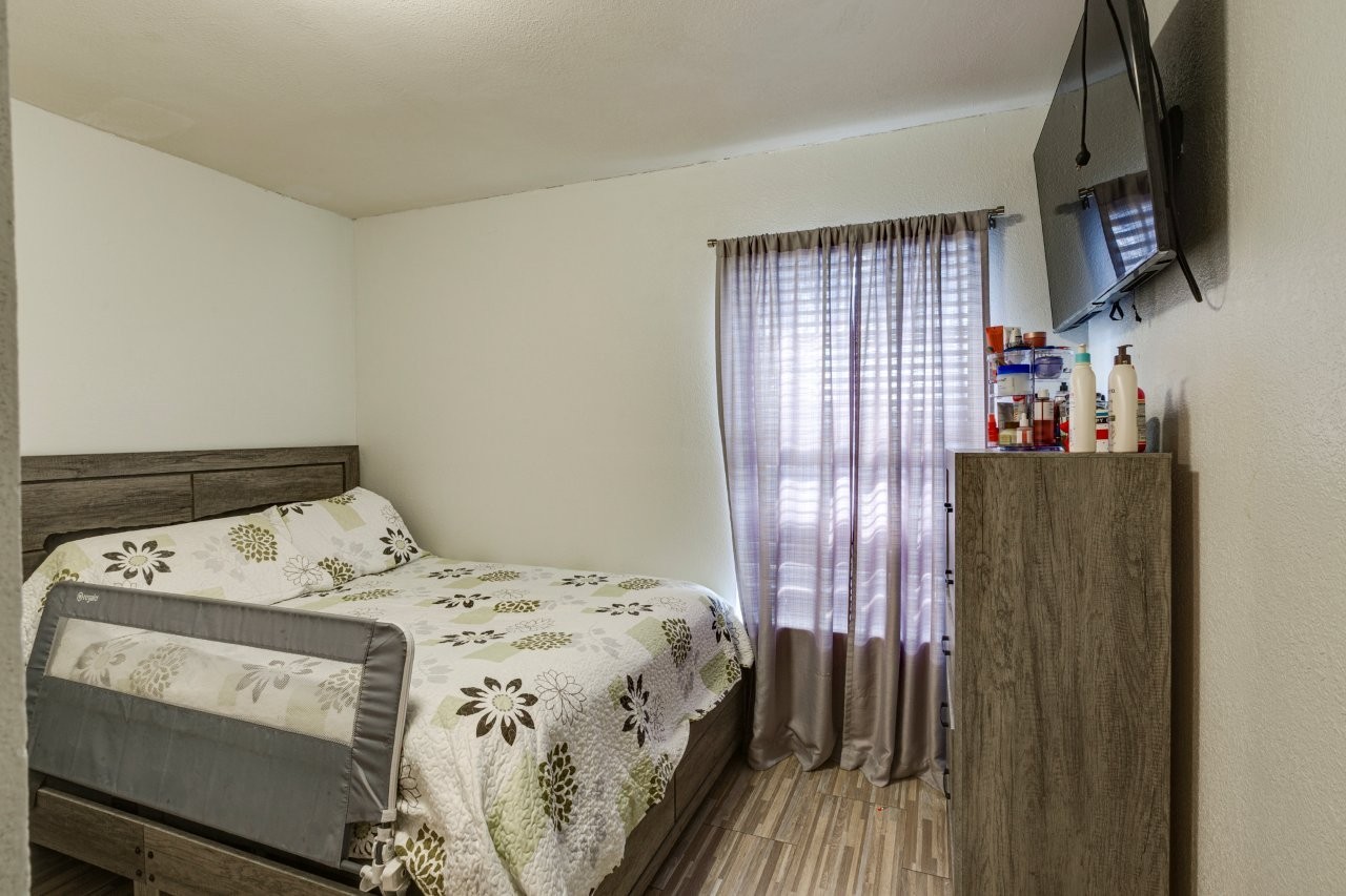 1522 Traymore Avenue Dallas TX 75217