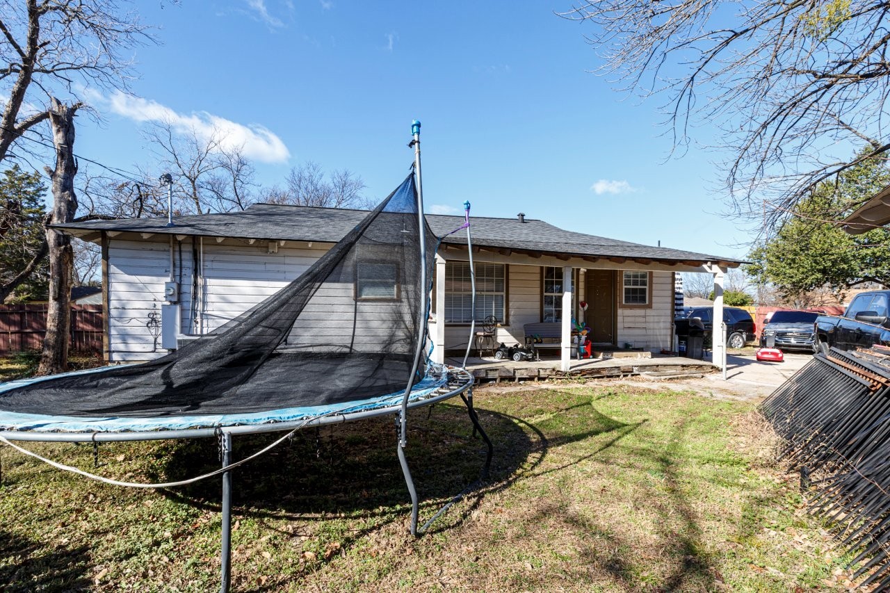 1522 Traymore Avenue Dallas TX 75217