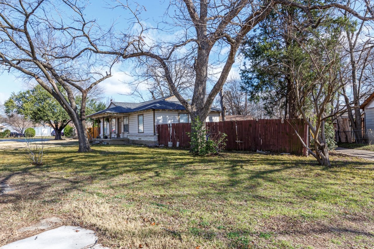 1522 Traymore Avenue Dallas TX 75217