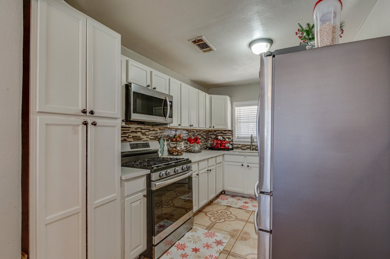 1522 Traymore Avenue Dallas TX 75217