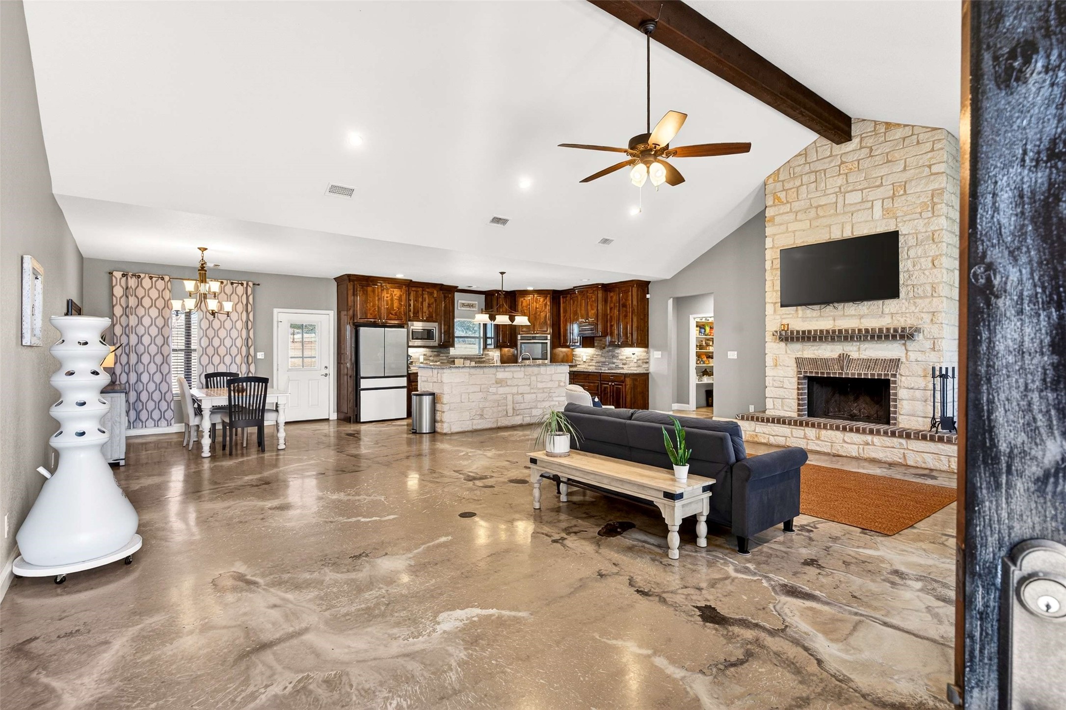 1081 County Road 3591 Paradise TX 76073