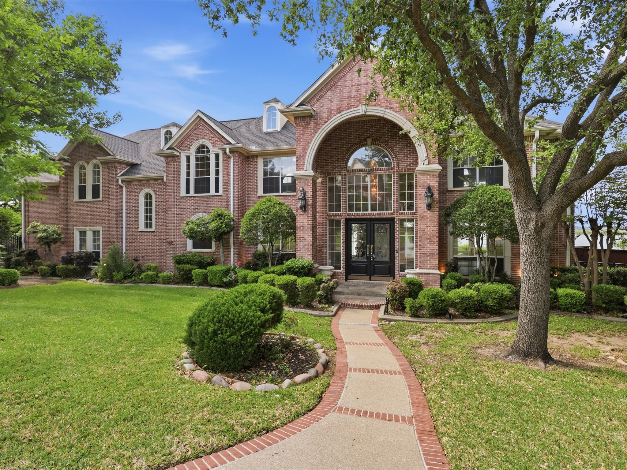 5815 Bay Club Drive Arlington TX 76013