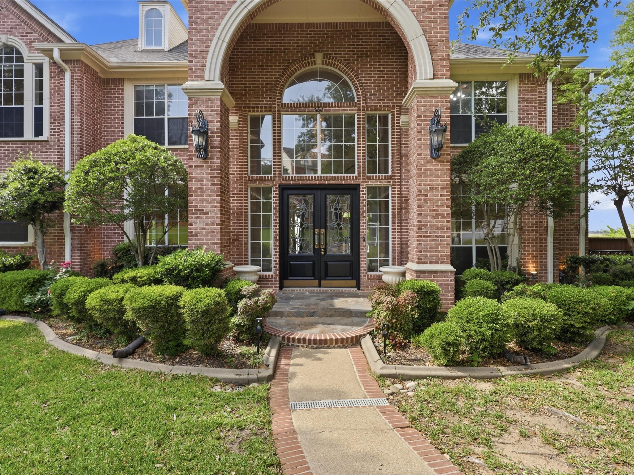 5815 Bay Club Drive Arlington TX 76013