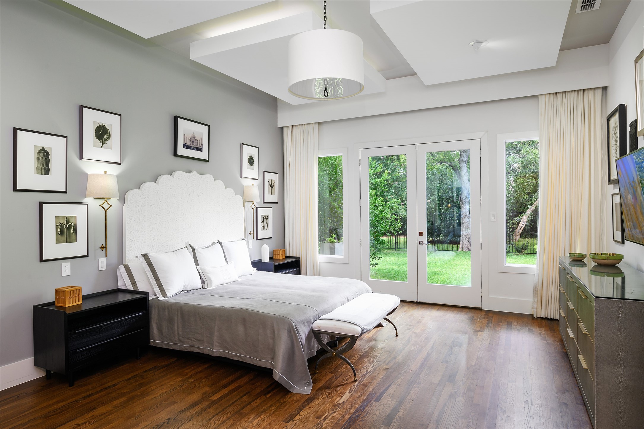 3817 Meadowdale Lane Dallas TX 75229