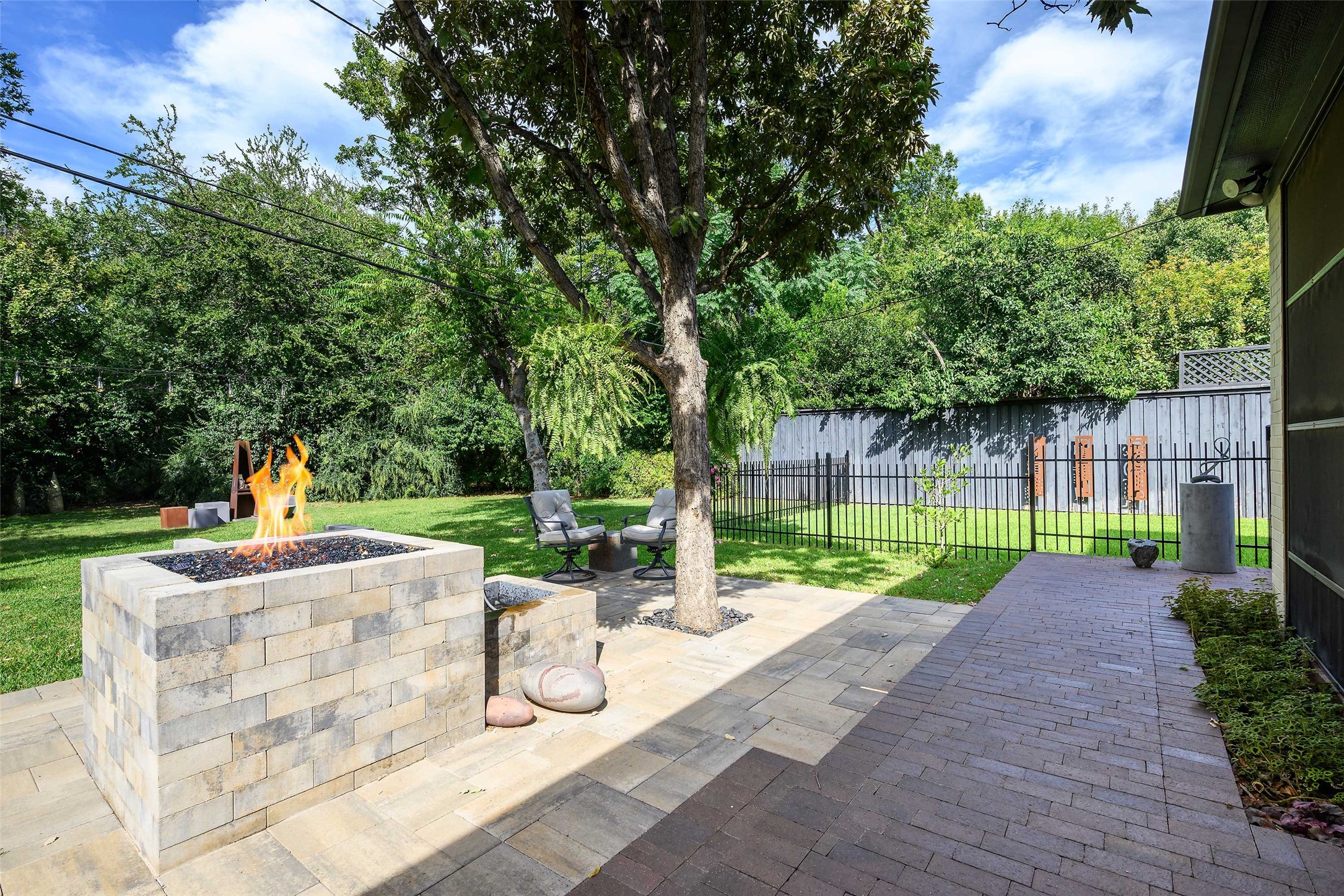 3817 Meadowdale Lane Dallas TX 75229